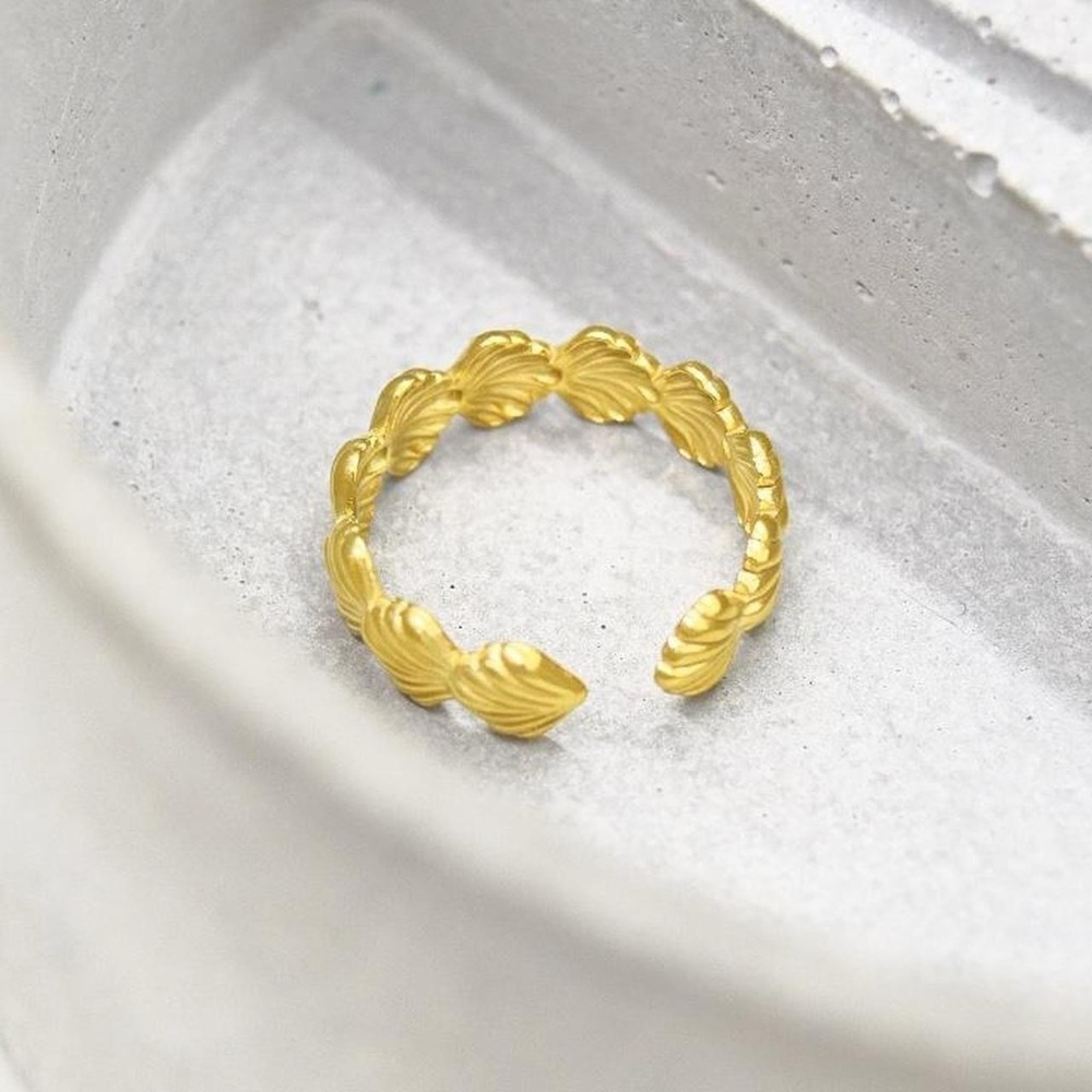 Gold Seashell Ring - Picture 5 of 7